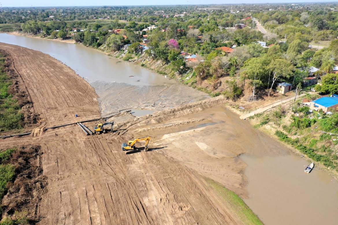En progreso - Obras de Pavimentación Tipo Asfalto de Tramos de Vías Vecinales en el Departamento de Neembucu 1