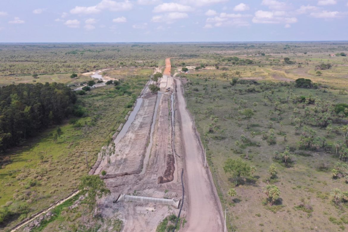 En progreso - Obras de Pavimentación Tipo Asfalto de Tramos de Vías Vecinales en el Departamento de Neembucu 11