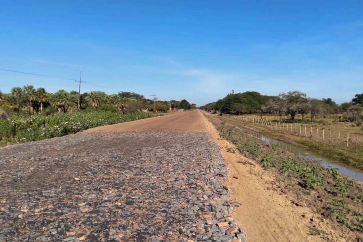 En progreso - Obras de Pavimentación Tipo Asfalto de Tramos de Vías Vecinales en el Departamento de Neembucu 6