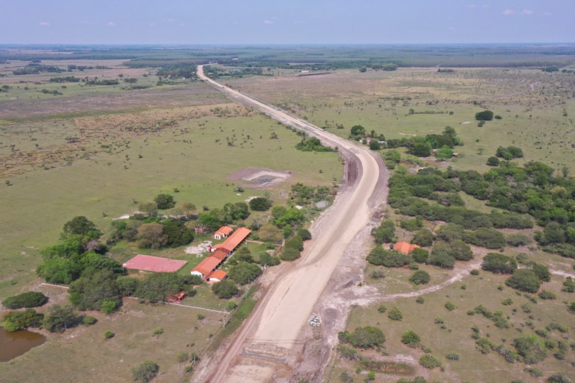 En progreso - Obras de Pavimentación Tipo Asfalto de Tramos de Vías Vecinales en el Departamento de Neembucu 8