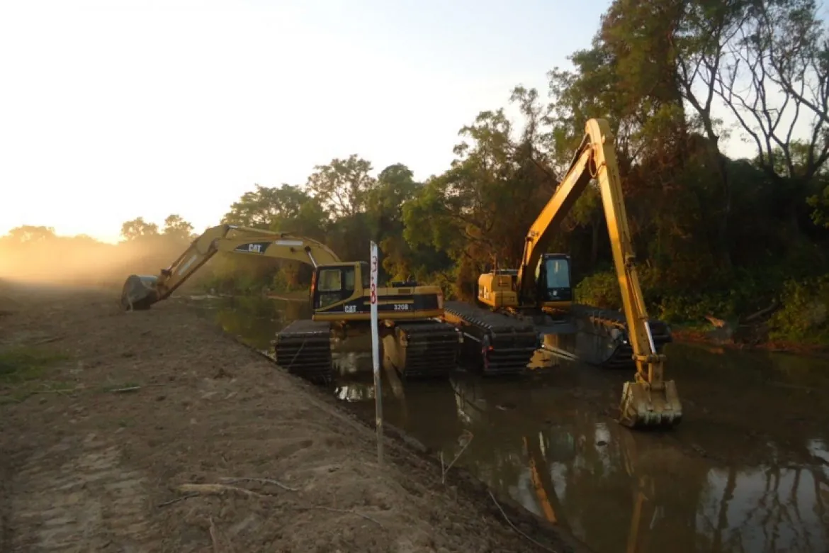 Saneamiento - Ampliacio╠ün y profundizacio╠ün de la toma de agua del Ri╠üo Pilcomayo 3